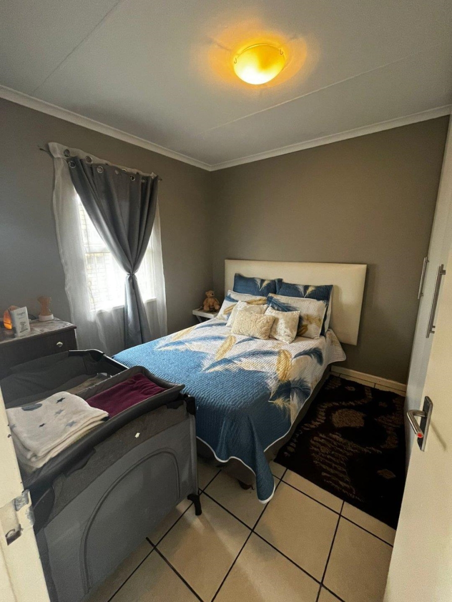 2 Bedroom Property for Sale in Pelican Park Western Cape